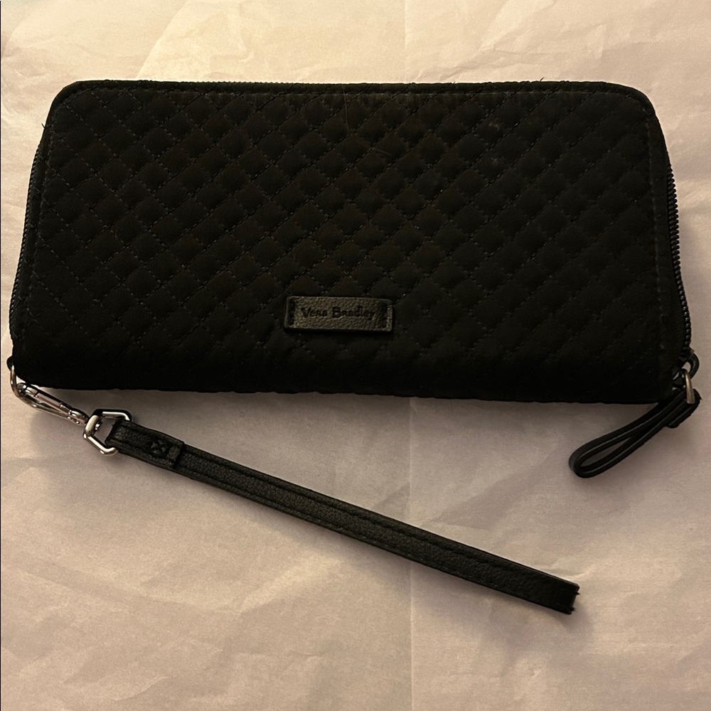 Vera Bradley Wallet Quilted Zip-Around Clutch Wristlet Black Great Condition